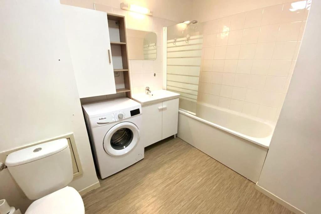 Appartement Proche Chu Avec Balcon Et Parking Lille Zewnętrze zdjęcie
